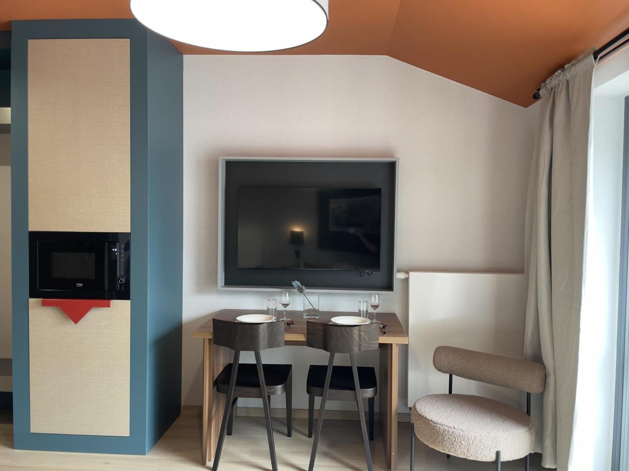 Ironique Apartament *