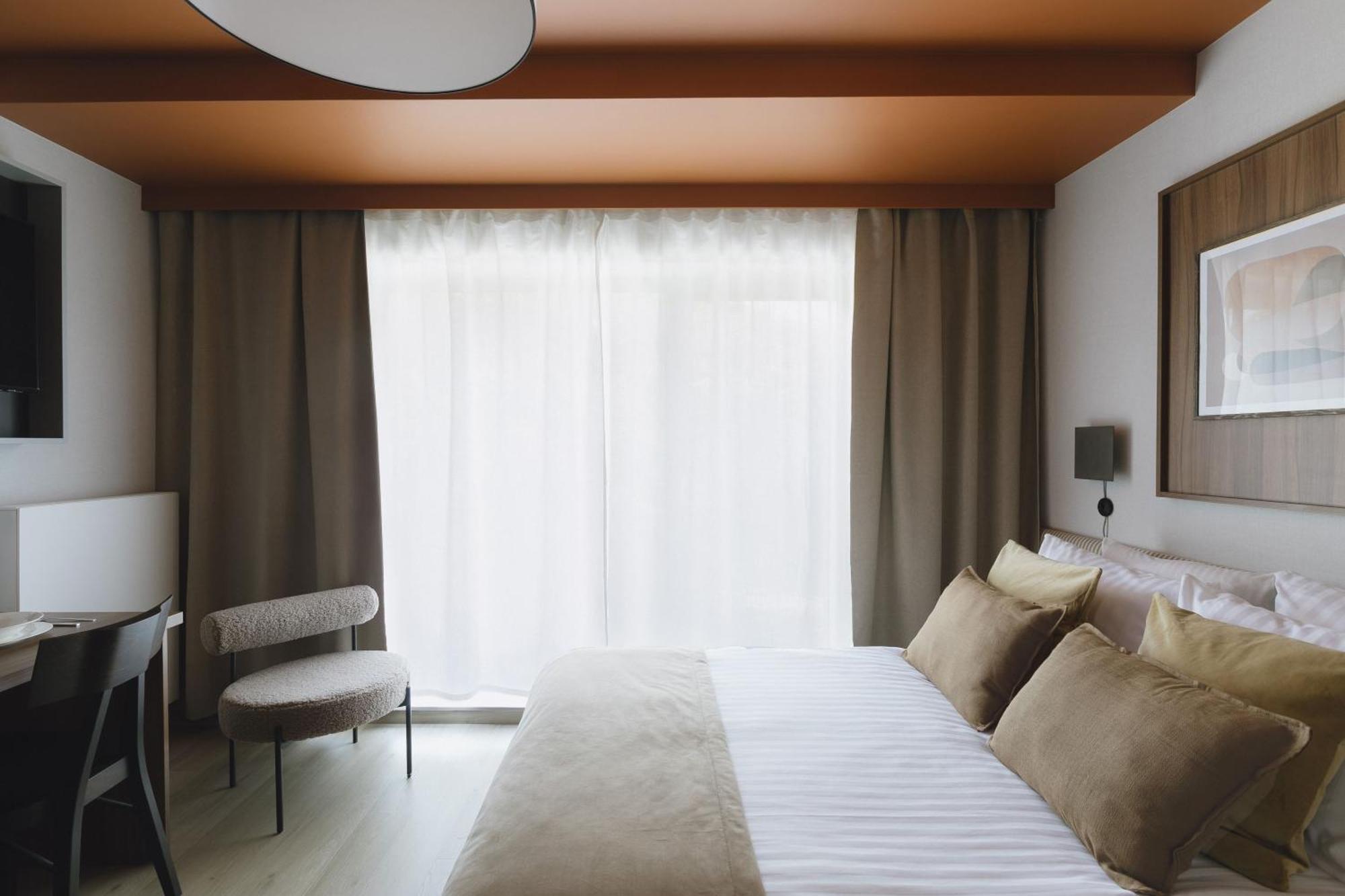 Ironique Apartament